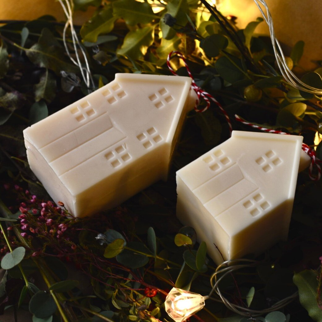 SCENTED HOUSE SOY WAX CANDLE | 2 SIZES