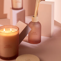 SCENTED CANDLE IN FROSTED GLASS | ROSE REVEUSE