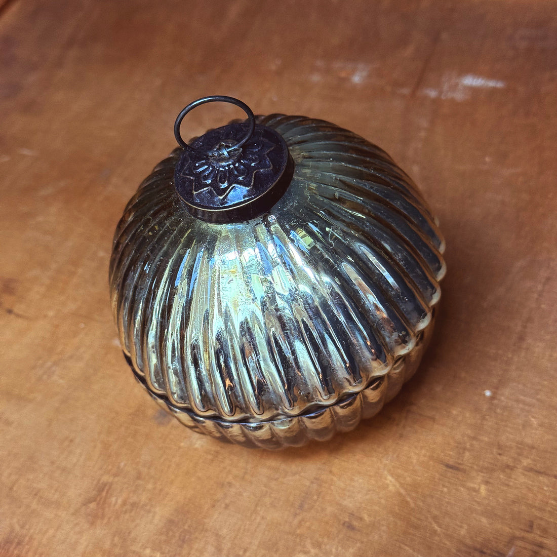 PALE GOLD GLASS BAUBLE CANDLE