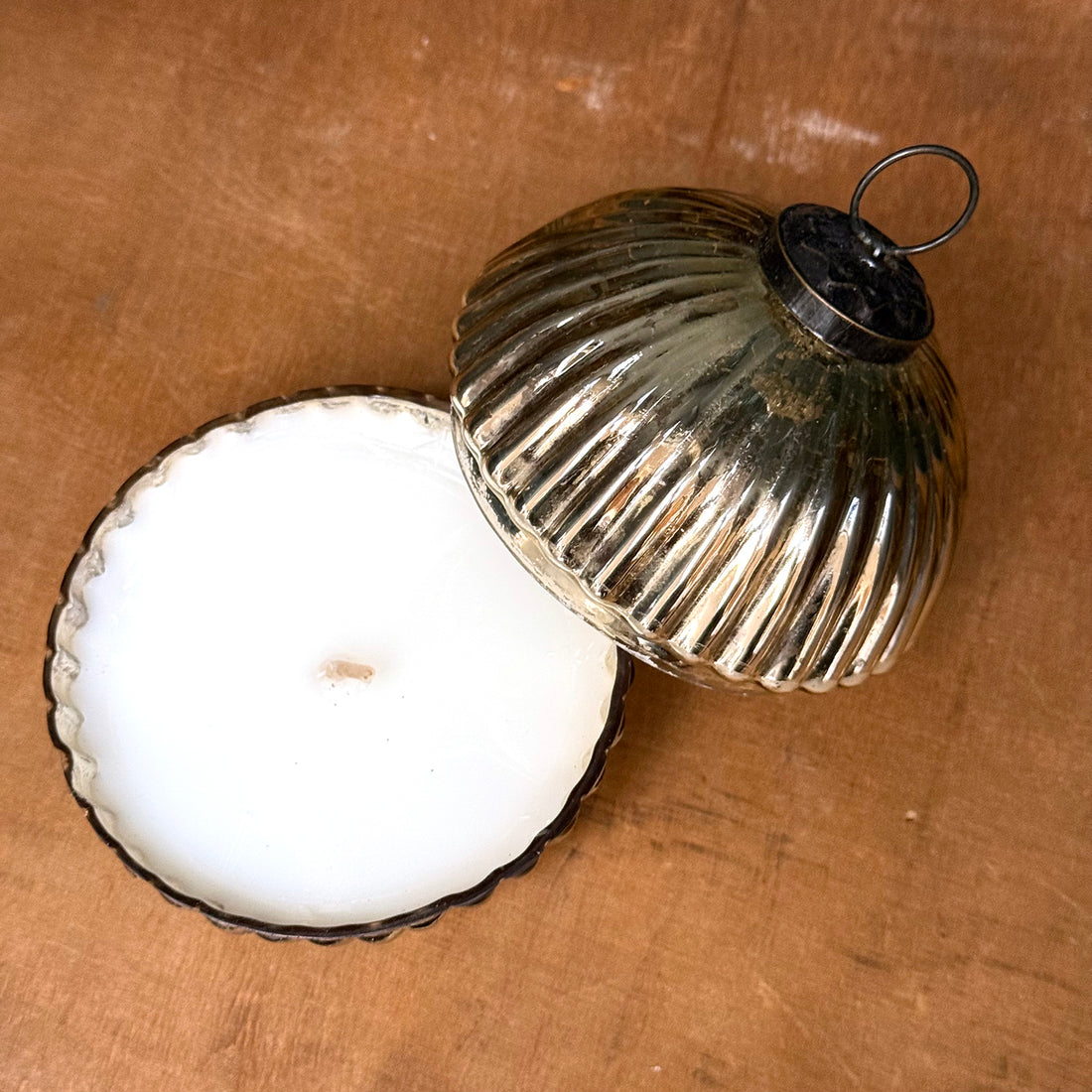 PALE GOLD GLASS BAUBLE CANDLE