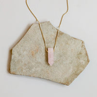 GOLD CHAIN NECKLACE WITH ROSE QUARTZ PENDANT