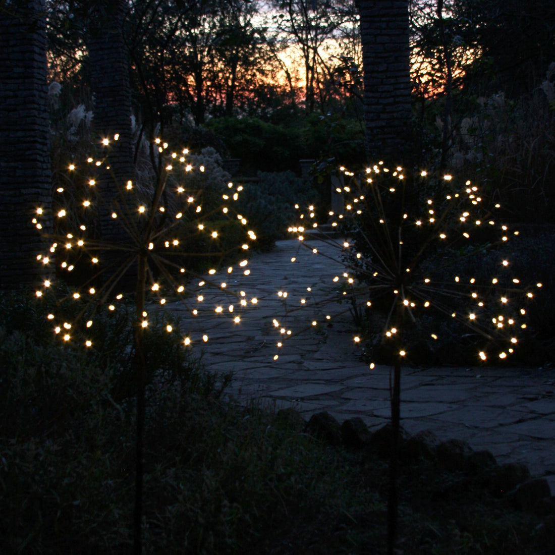 SOLAR POWERED 45cm DANDELION | OUTDOOR STAKE LIGHT