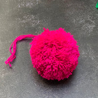 DECORATIVE POM POM