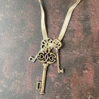 SET 4 METAL CHARMS | KEYS