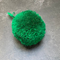 DECORATIVE POM POM