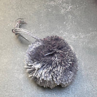DECORATIVE POM POM