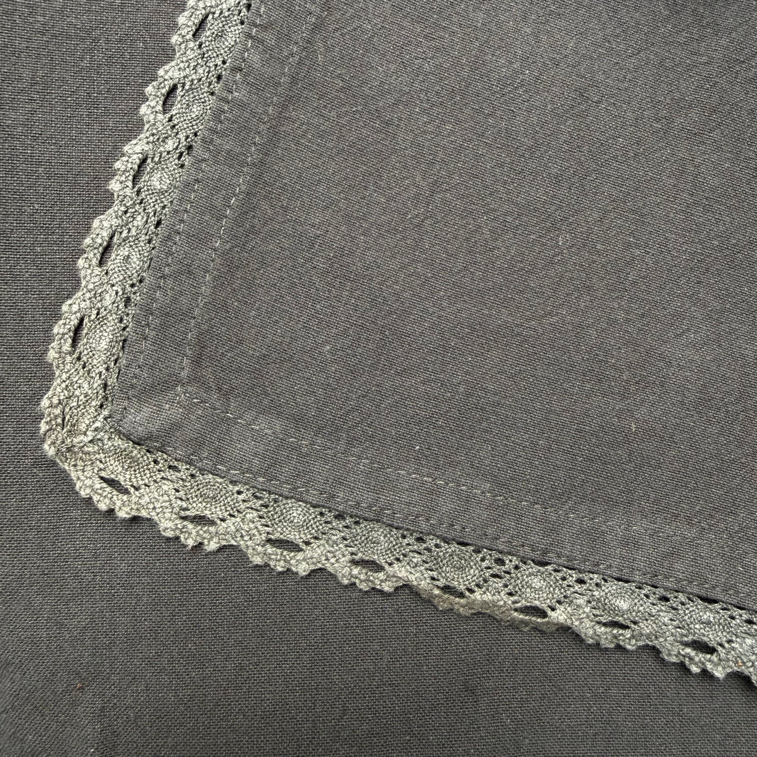DARK GREY TABLECLOTH | LACE EDGE