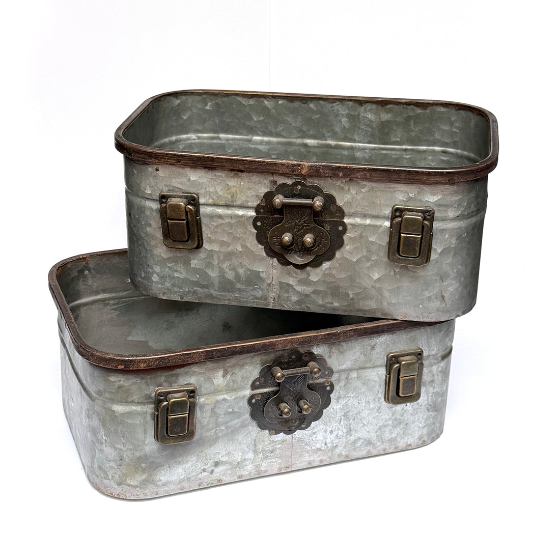 VINTAGE STYLE METAL STORAGE BOX WITH CLASPS