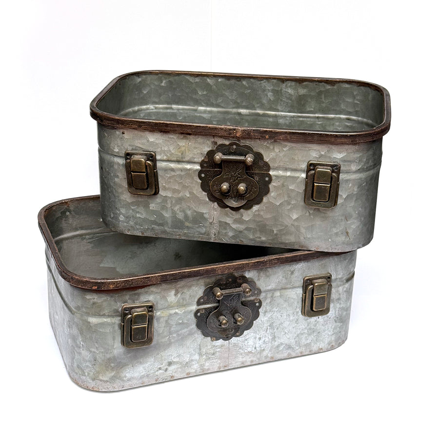 VINTAGE STYLE METAL STORAGE BOX WITH CLASPS