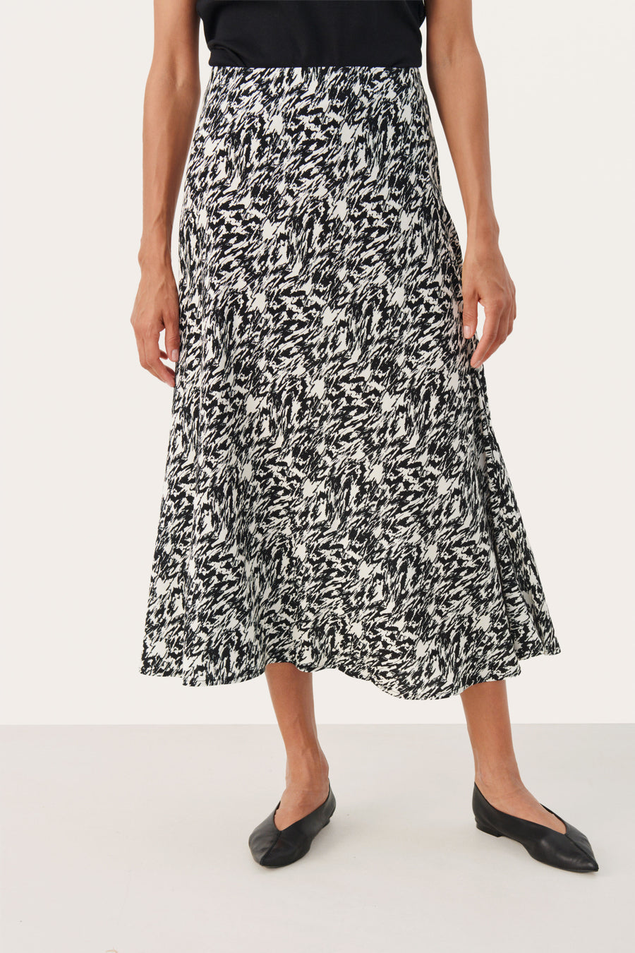 PART TWO RIN LONG SKIRT | BLACK TEXTURE PRINT