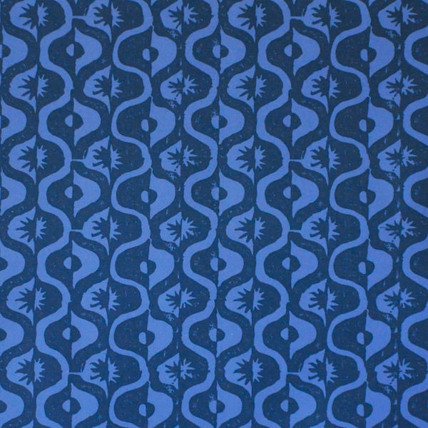 CAMBRIDGE IMPRINT SMALL WRAPPING PAPER | PEGGY ANGUS MEDALLION