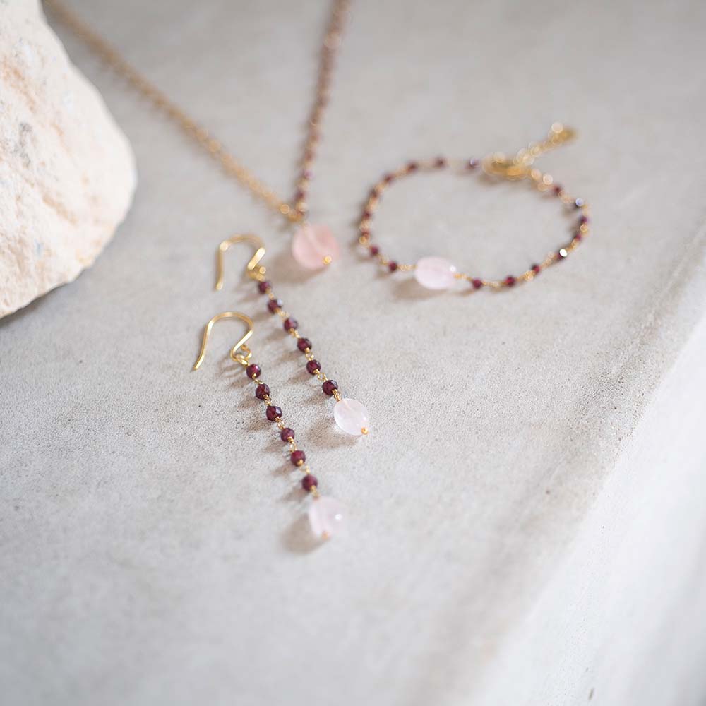 SWEET GARNET ROSE QUARTZ GOLD BRACELET