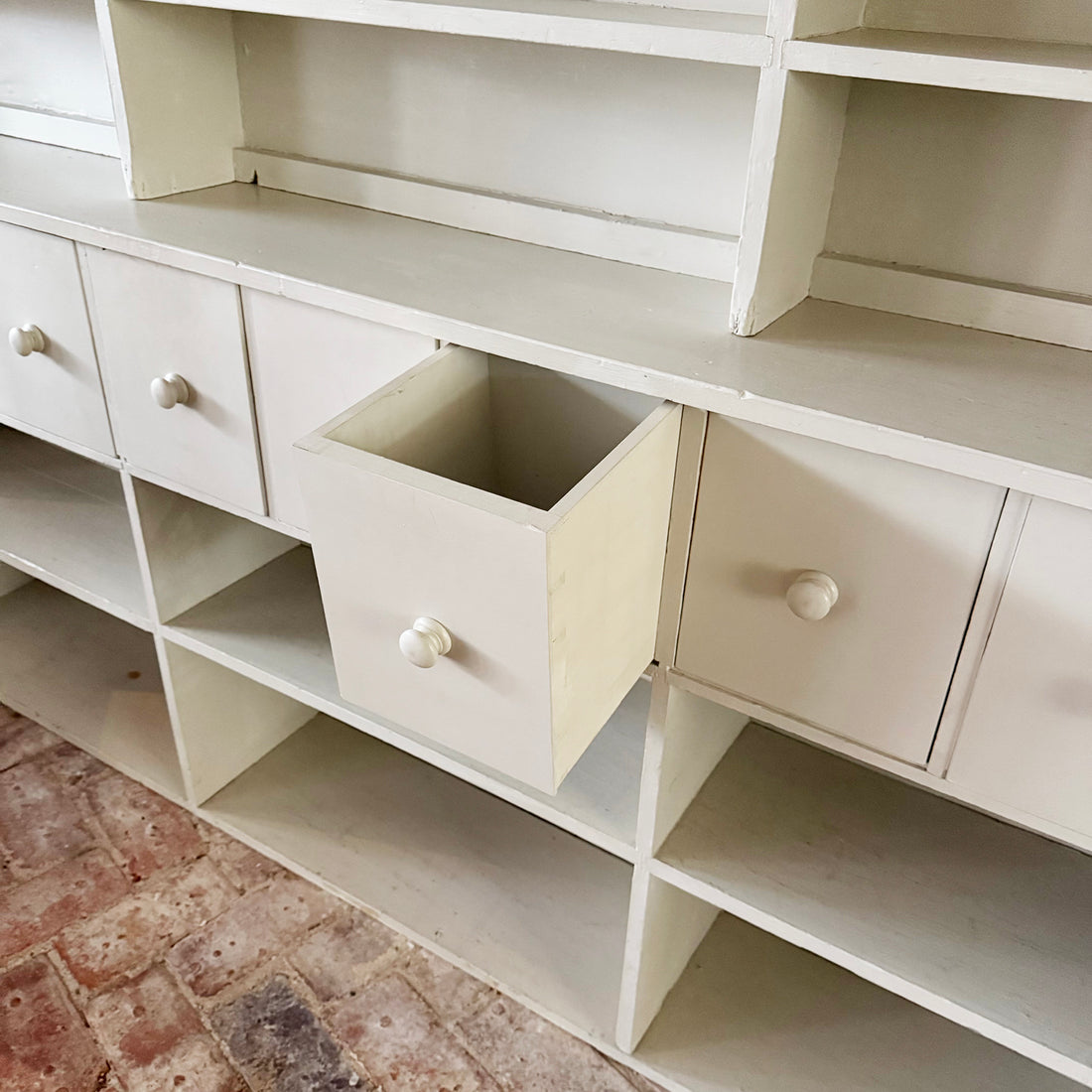 VINTAGE PAINTED DRESSER