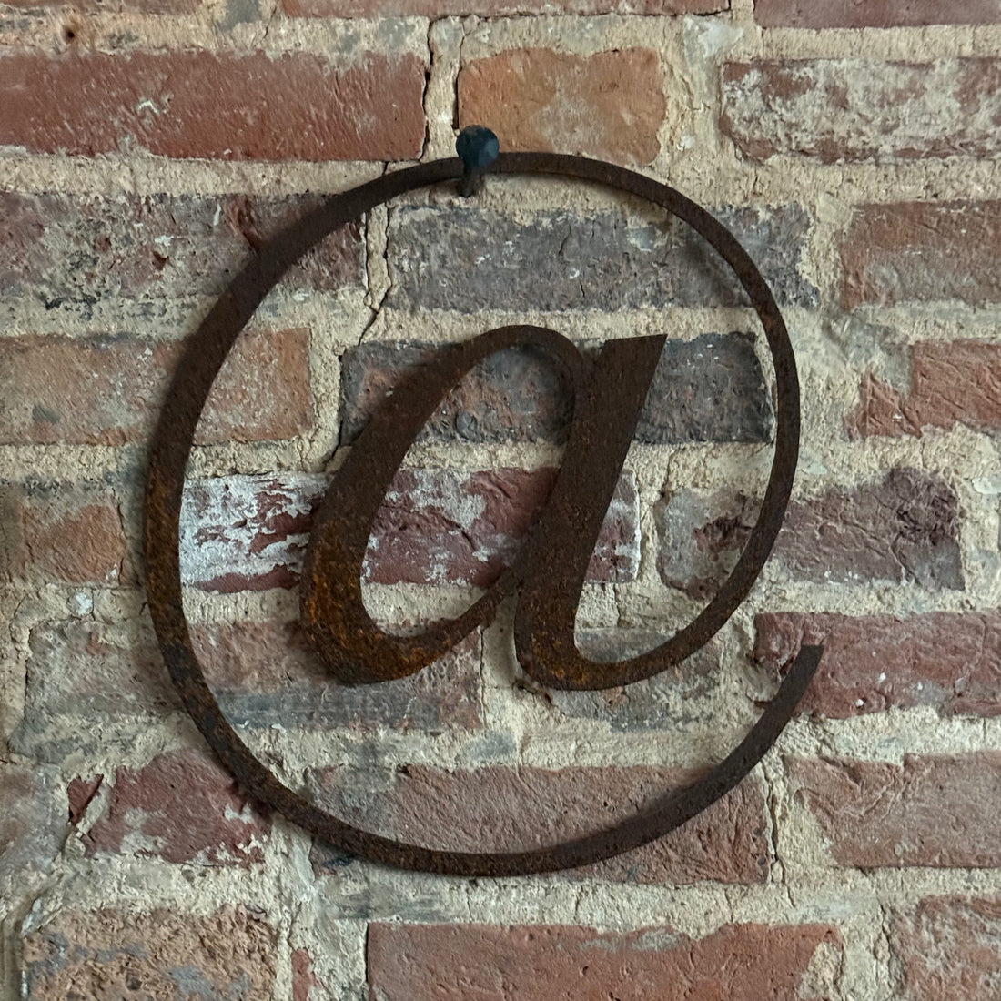 RUSTY SIGN @