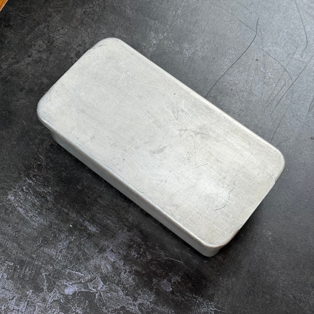 VINTAGE GRUNDY ALUMINIUM DINNER TRAY | LOAF TIN | C
