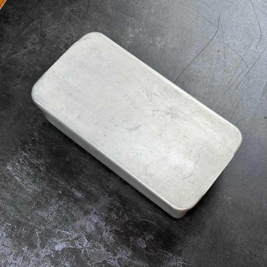 VINTAGE GRUNDY ALUMINIUM DINNER TRAY | LOAF TIN | C