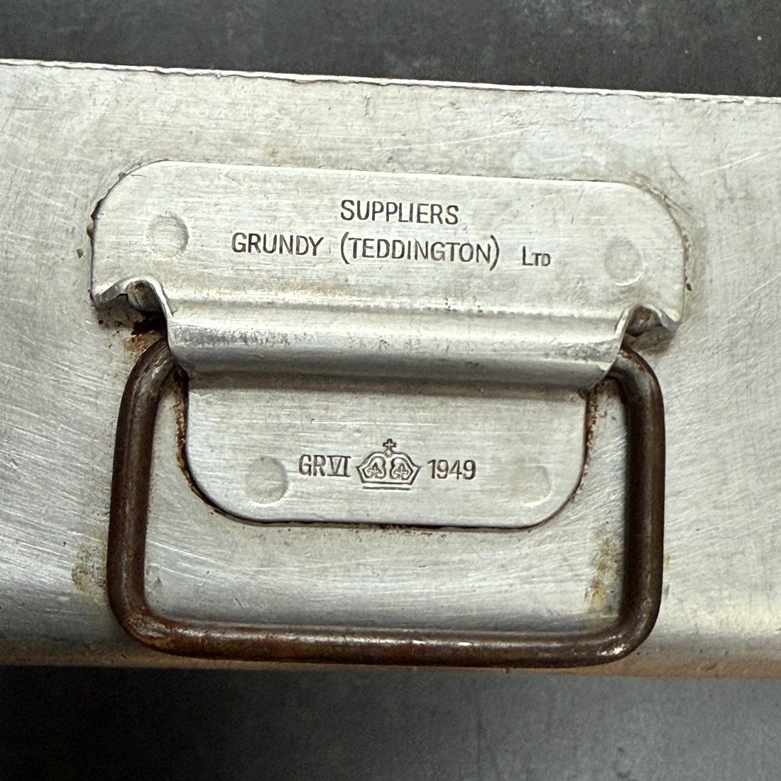 VINTAGE 1949 GRUNDY ALUMINIUM DINNER TRAY | LARGE WITH 2 HANDLES | B
