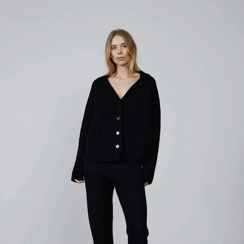 GOGO MONGOLIAN CASHMERE CARDIGAN JACKET | BLACK