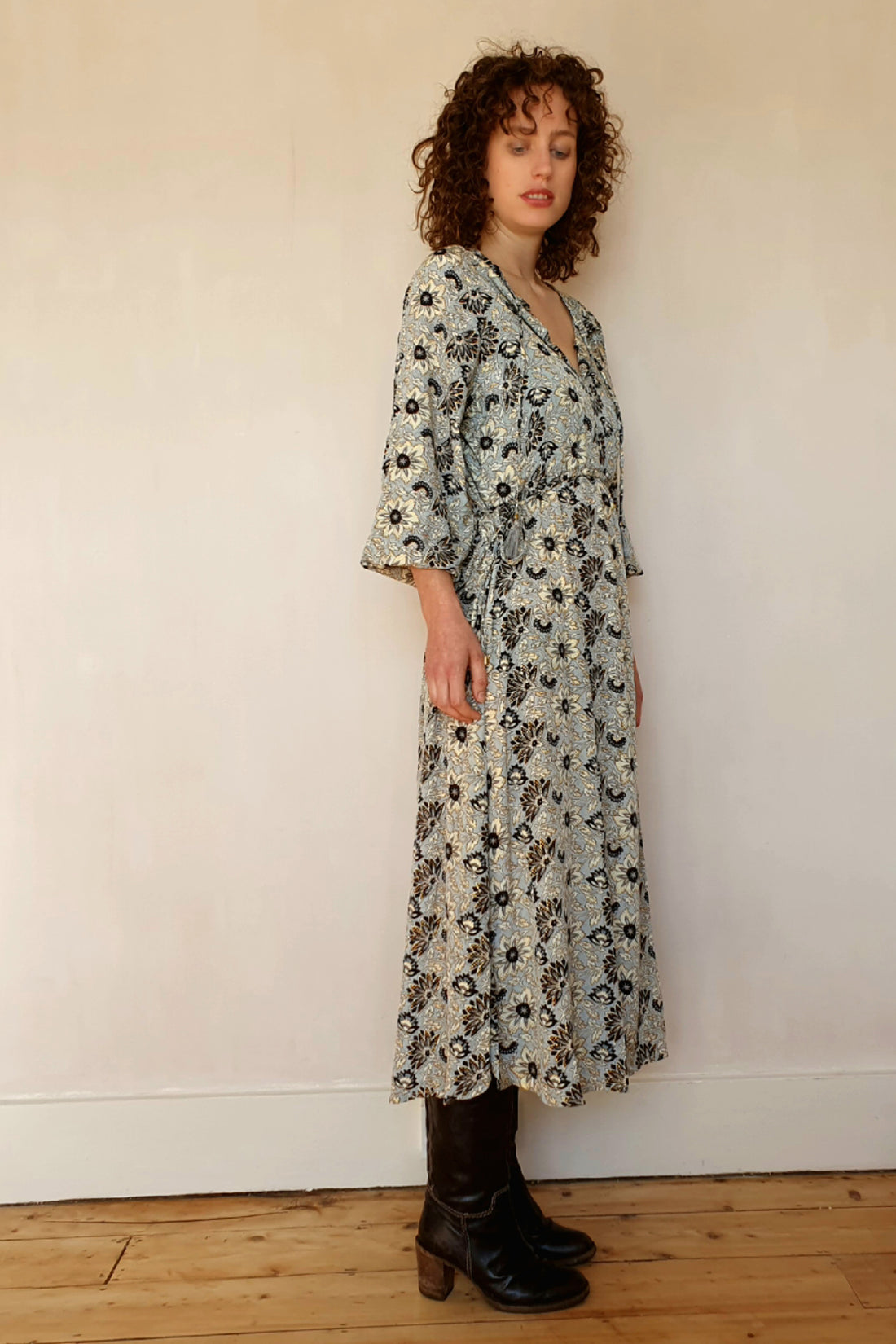 HOLLY  DRESS | STAR FLOWER WITH GOLD