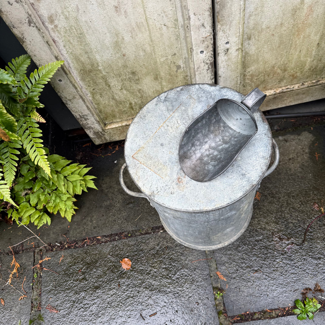 VINTAGE METAL STORAGE BIN WITH TWO HANDLES, LID AND SCOOP