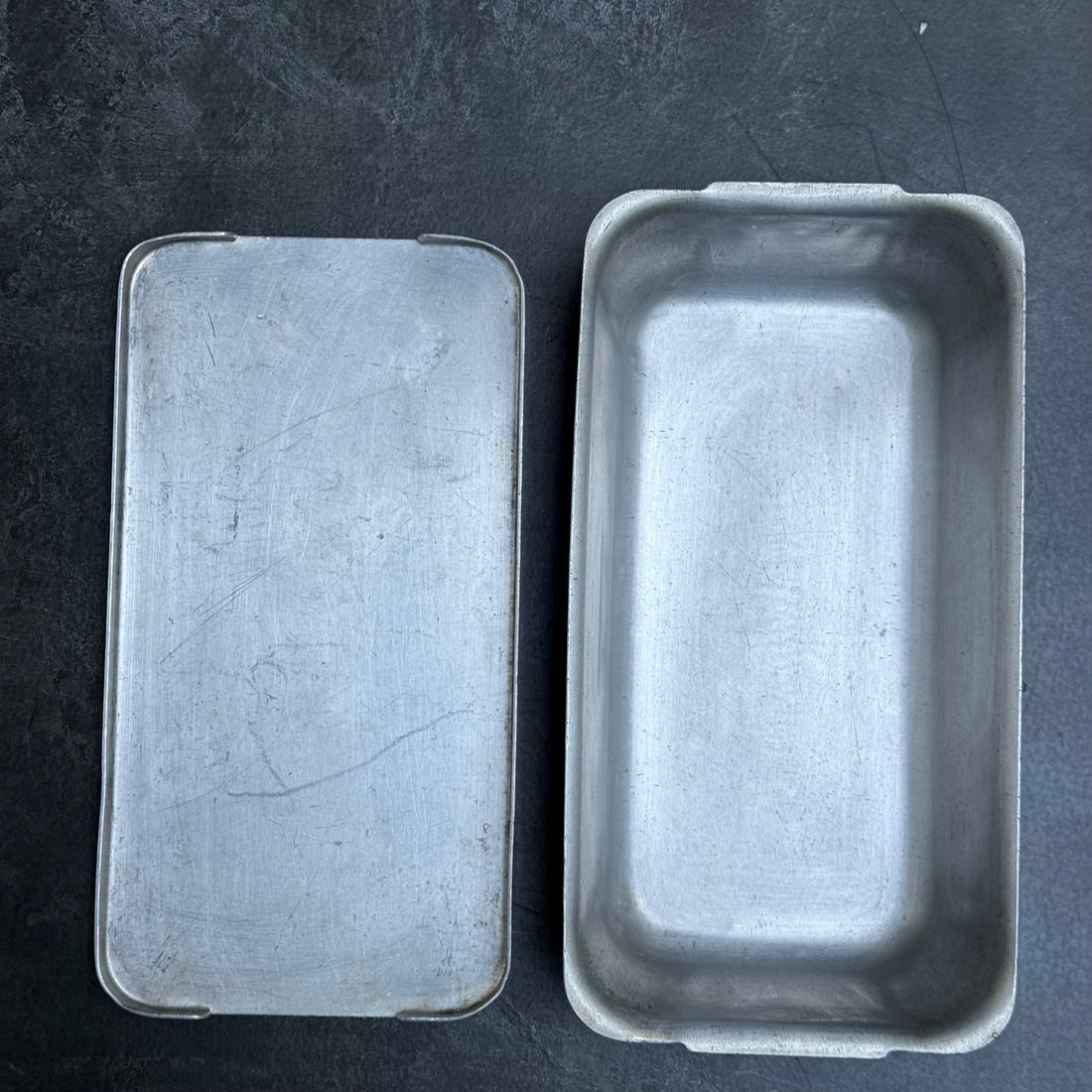 VINTAGE GRUNDY ALUMINIUM LOAF TIN WITH LID
