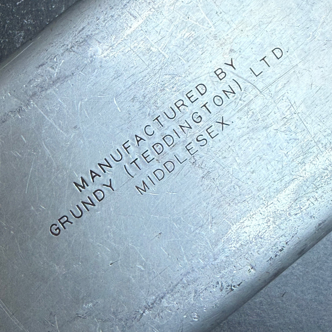 VINTAGE GRUNDY ALUMINIUM LOAF TIN WITH LID