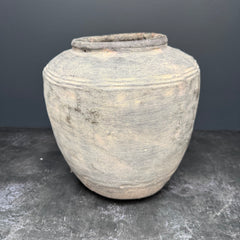HOUSE DOCTOR CONCRETE VASE