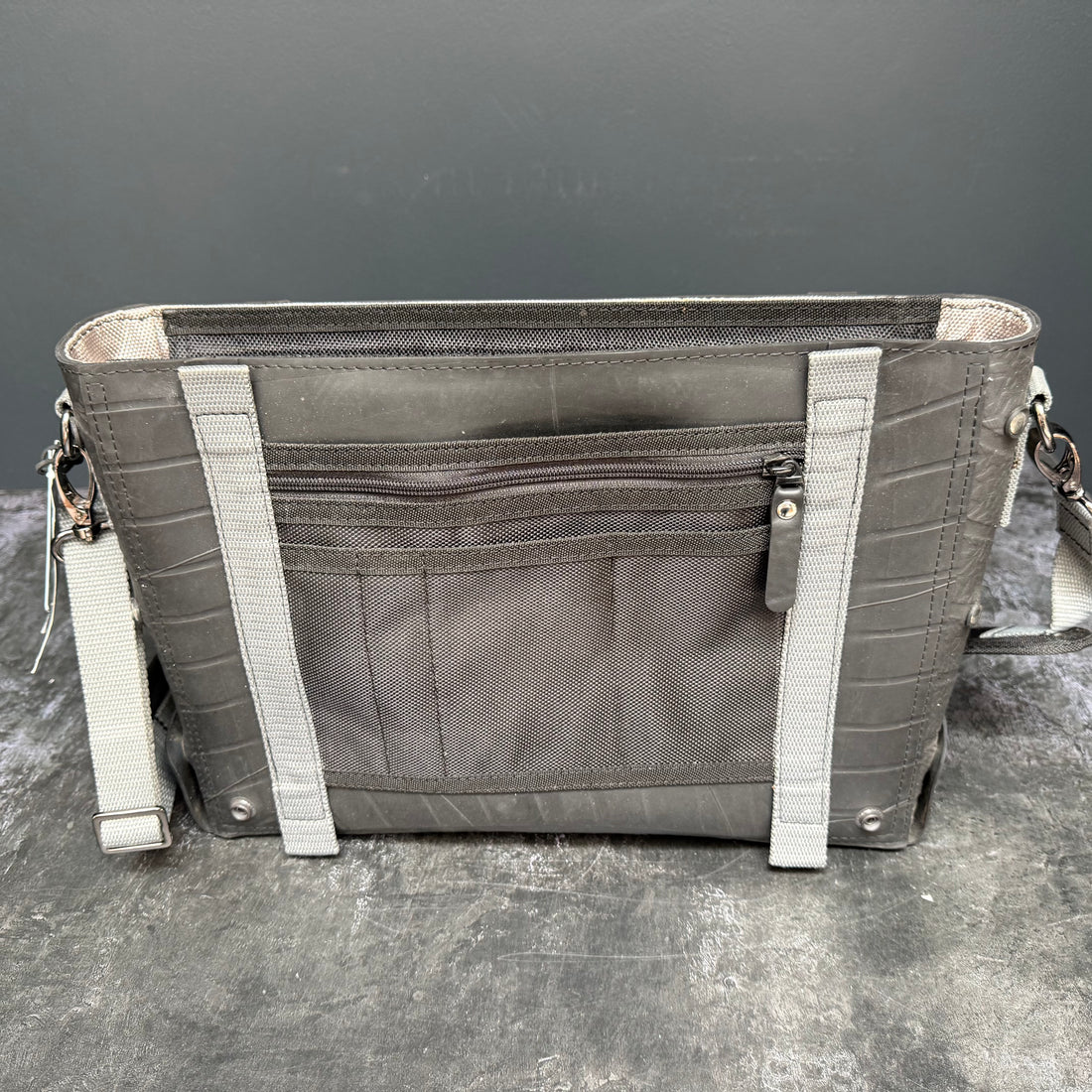 PAGURO ECO-FRIENDLY, RECYCLED RUBBER SATCHEL & VEGAN MESSENGER BAG | GREY TRIM