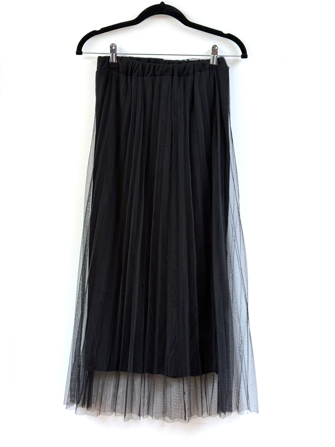 PLEATED TULLE SKIRT | BLACK