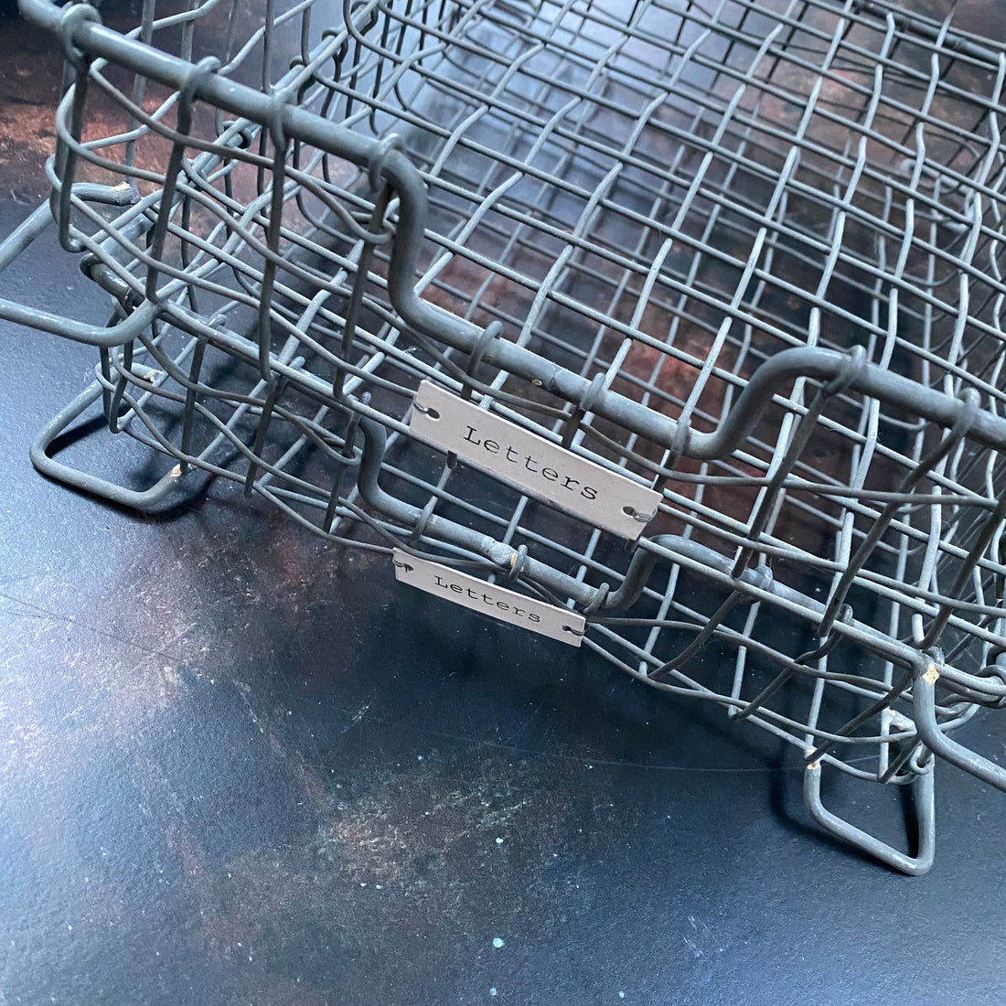HOUSE DOCTOR ZINC WIRE LETTER TRAY