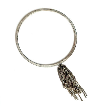 SILVER METAL BANGLE WITH CHAIN TASSEL