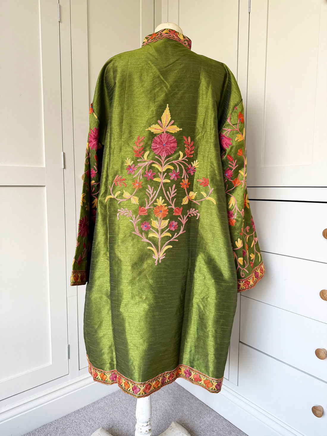 KASHMIRI EMBROIDERED SILK COAT | GREEN