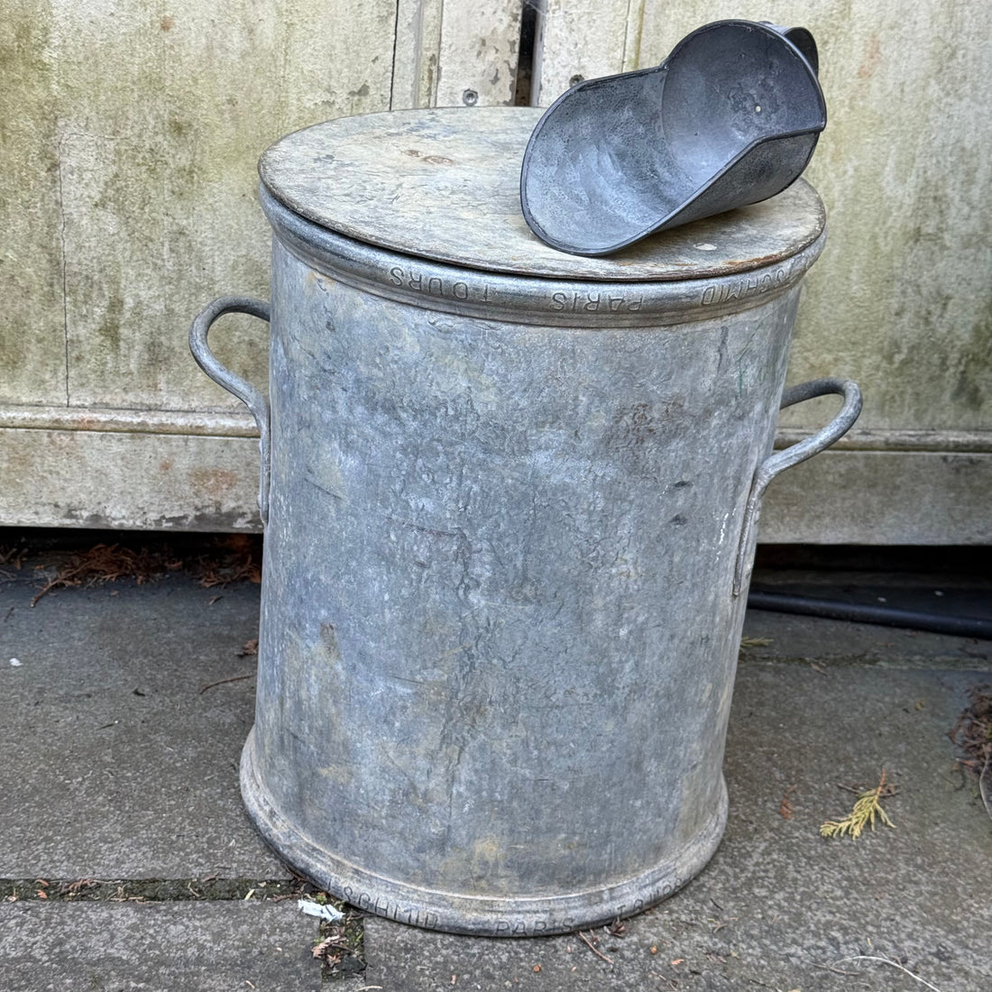 VINTAGE METAL STORAGE BIN WITH TWO HANDLES, LID AND SCOOP