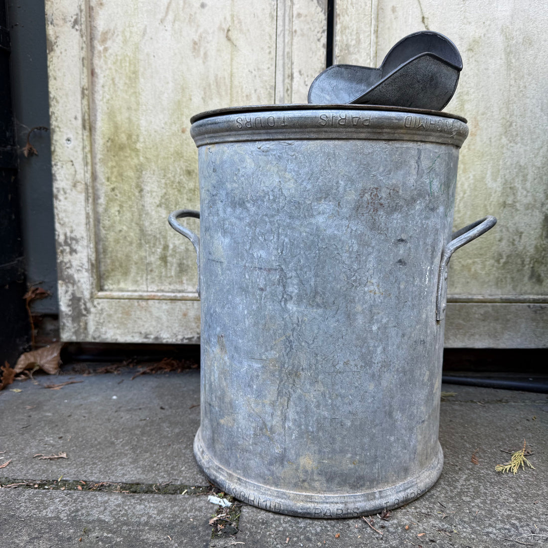VINTAGE METAL STORAGE BIN WITH TWO HANDLES, LID AND SCOOP