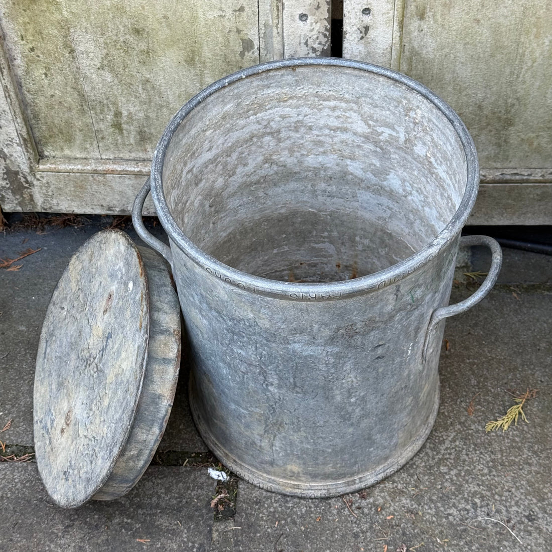 VINTAGE METAL STORAGE BIN WITH TWO HANDLES, LID AND SCOOP