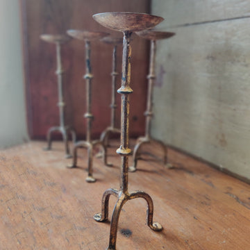 BABY CAST IRON KNOT CANDLESTAND