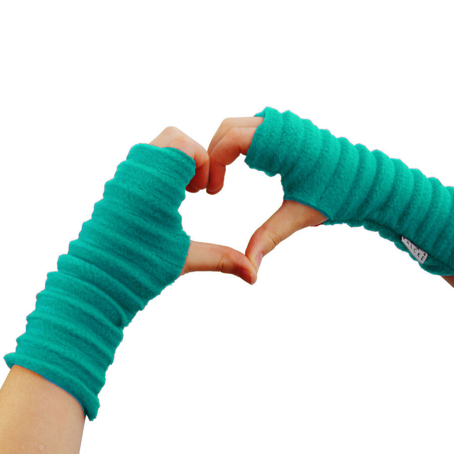 JUNIOR PLEATED 'WRISTEES' WRISTWARMERS FOR CHILDREN | 7-11 YEARS