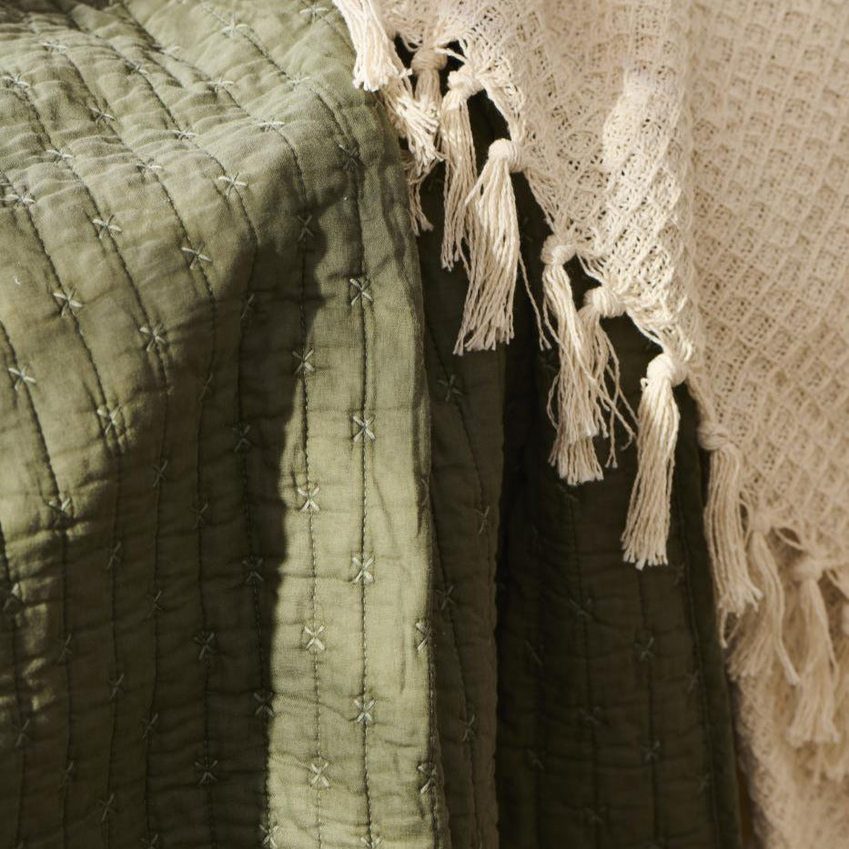 CROSS STITCH QUILT | OLIVE