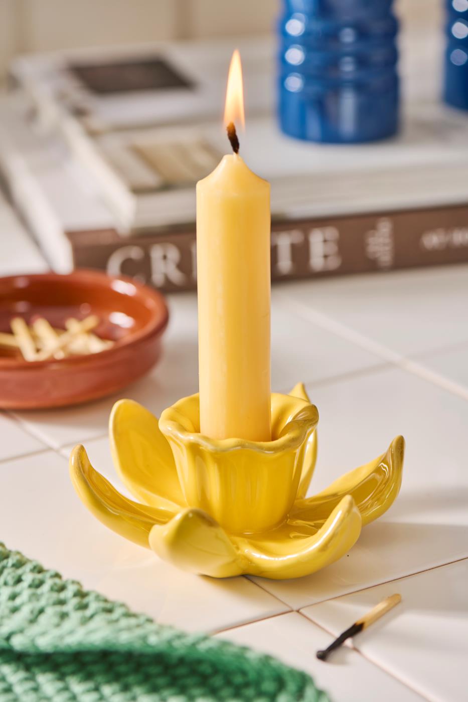 DAFFODIL CERAMIC CANDLE HOLDER
