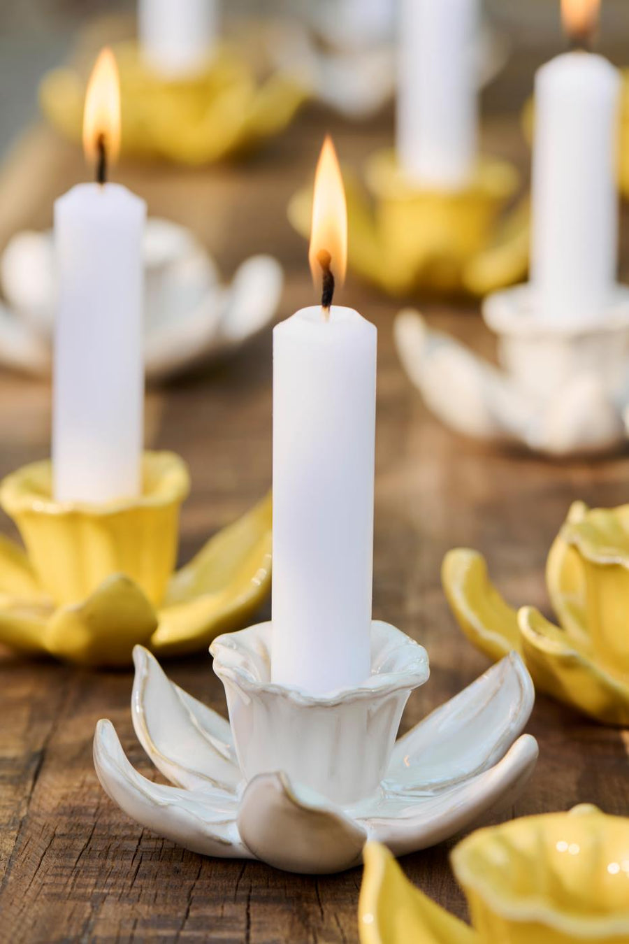 DAFFODIL CERAMIC CANDLE HOLDER