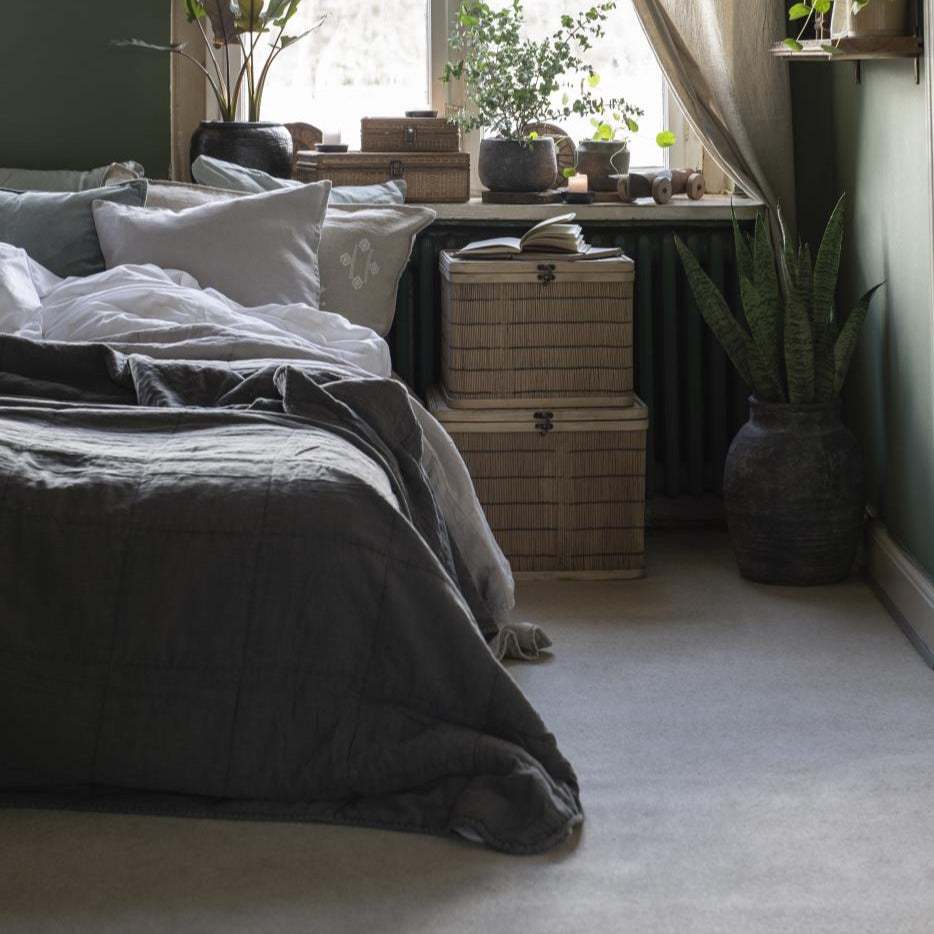 VINTAGE STYLE DOUBLE QUILT | THUNDER GREY