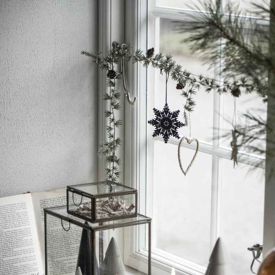 FAUX CEDAR GARLAND WITH CONES
