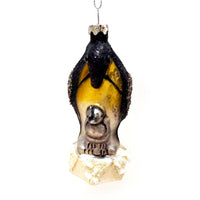 BABY PENGUIN & PARENT GLASS BAUBLE DECORATION