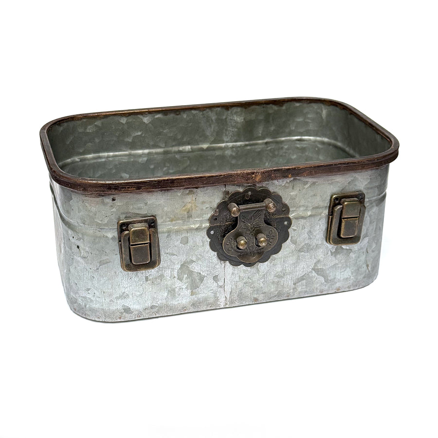 VINTAGE STYLE METAL STORAGE BOX WITH CLASPS