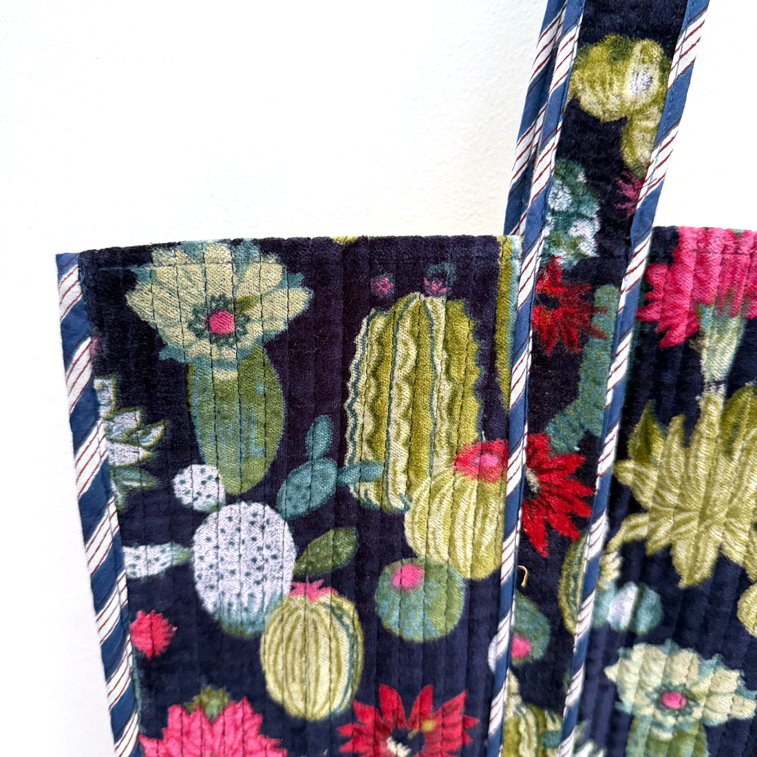 QUILTED VELVET SHOPPER TOTE | NAVY CACTUS