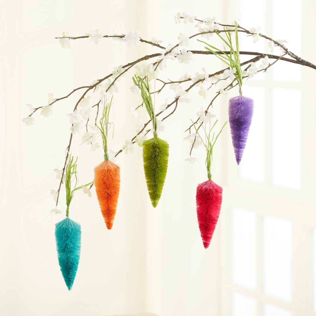 HAND-DYED BOTTLE BRUSH CARROT