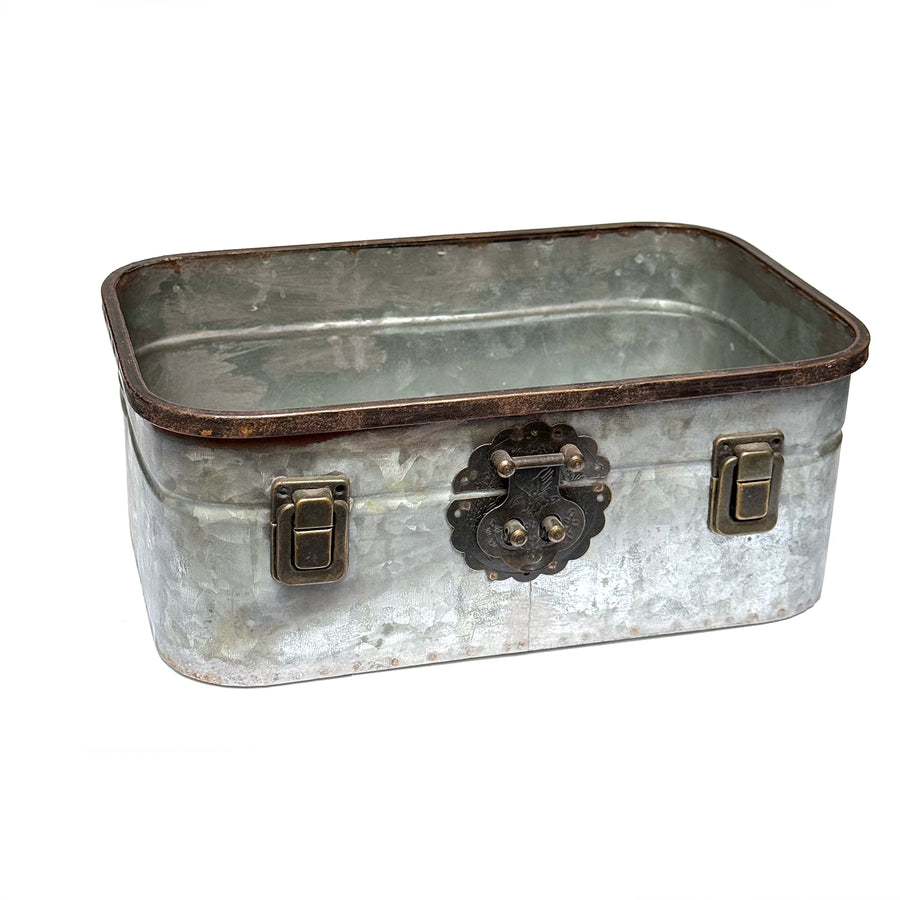 VINTAGE STYLE METAL STORAGE BOX WITH CLASPS