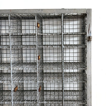 VINTAGE METAL WIRE PIGEON HOLE DISPLAY UNIT