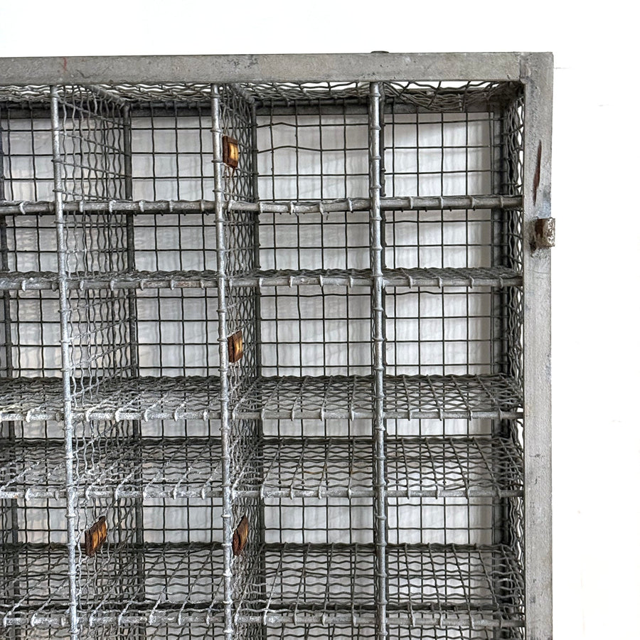 VINTAGE METAL WIRE PIGEON HOLE DISPLAY UNIT