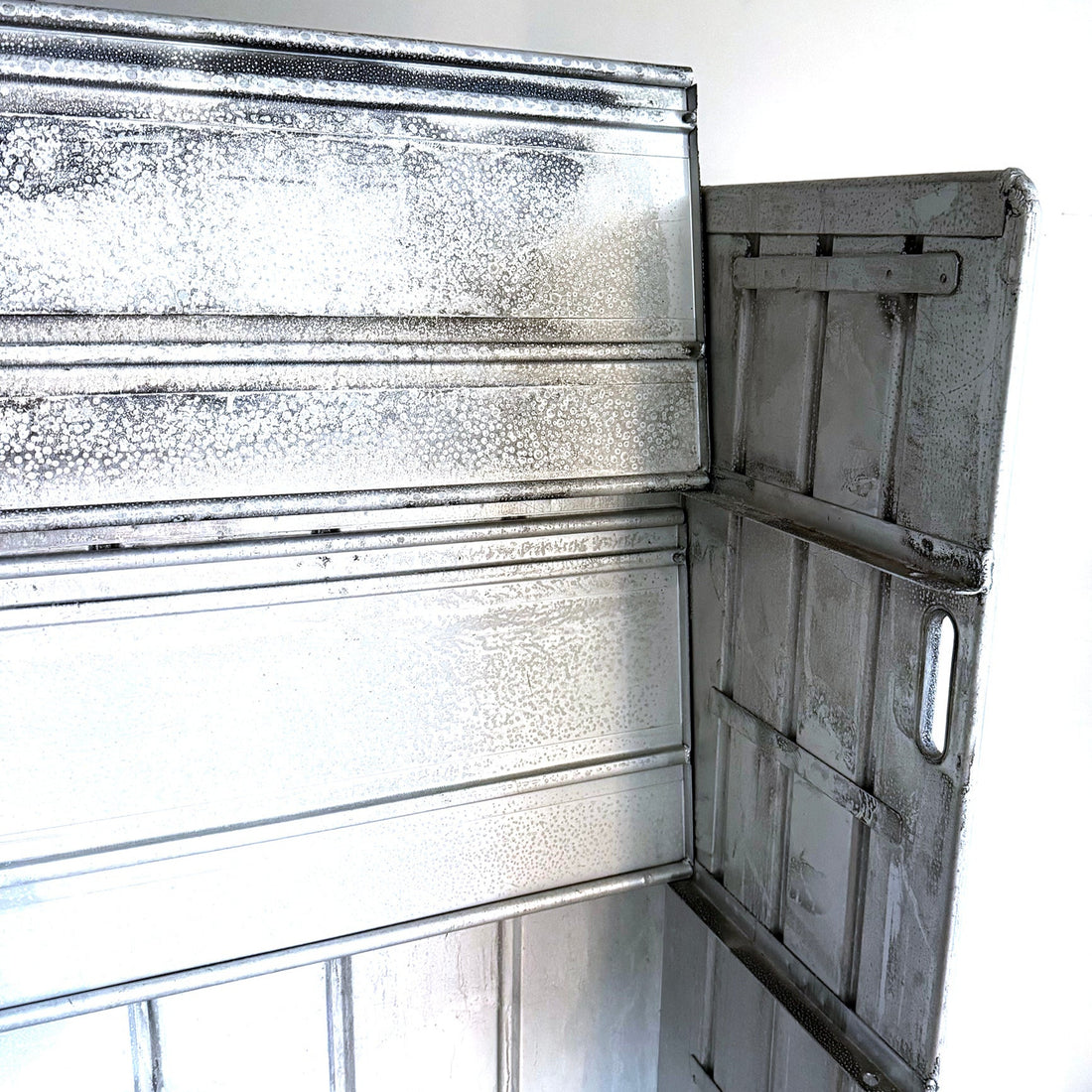VINTAGE ALUMINIUM SHELVING UNIT ON WHEELS